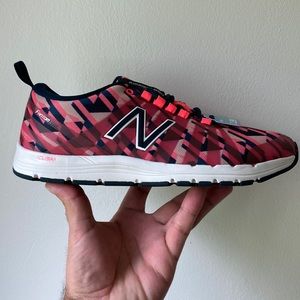 New Balance womens sz 8 sneakers red black new with tags